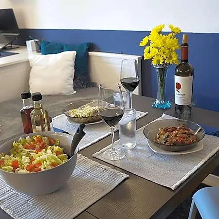 Апартаменти Cosy With Pool & Near