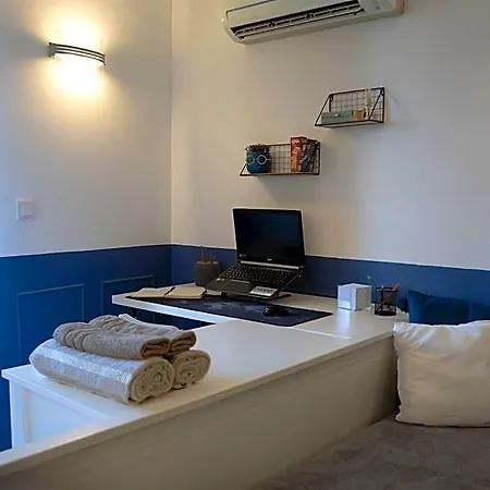Cosy With Pool & Near Апартаменти *